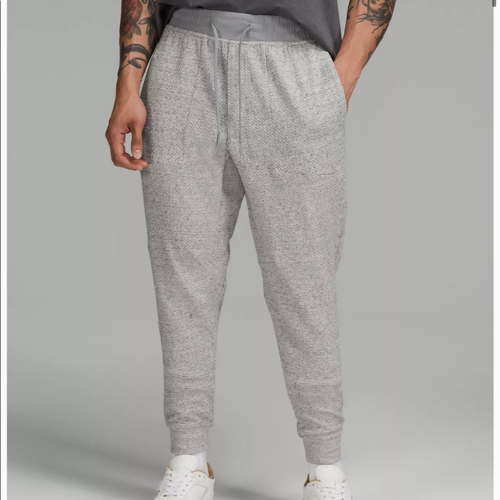 Lululemon At Ease Jogger Men’s Size Large